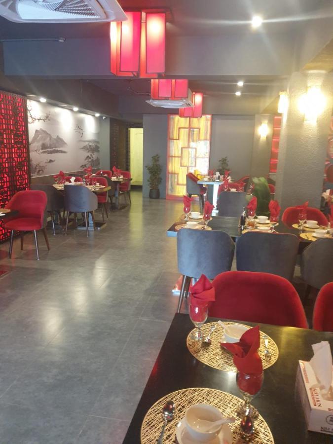 Space Luxury Rental Suites Rawalpindi Ngoại thất bức ảnh