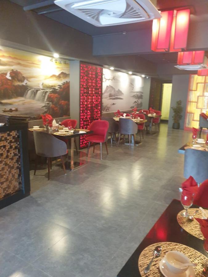 Space Luxury Rental Suites Rawalpindi Ngoại thất bức ảnh