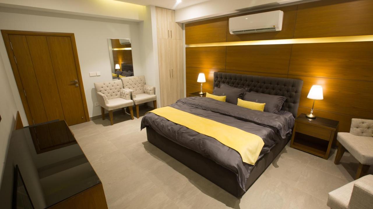 Space Luxury Rental Suites Rawalpindi Ngoại thất bức ảnh