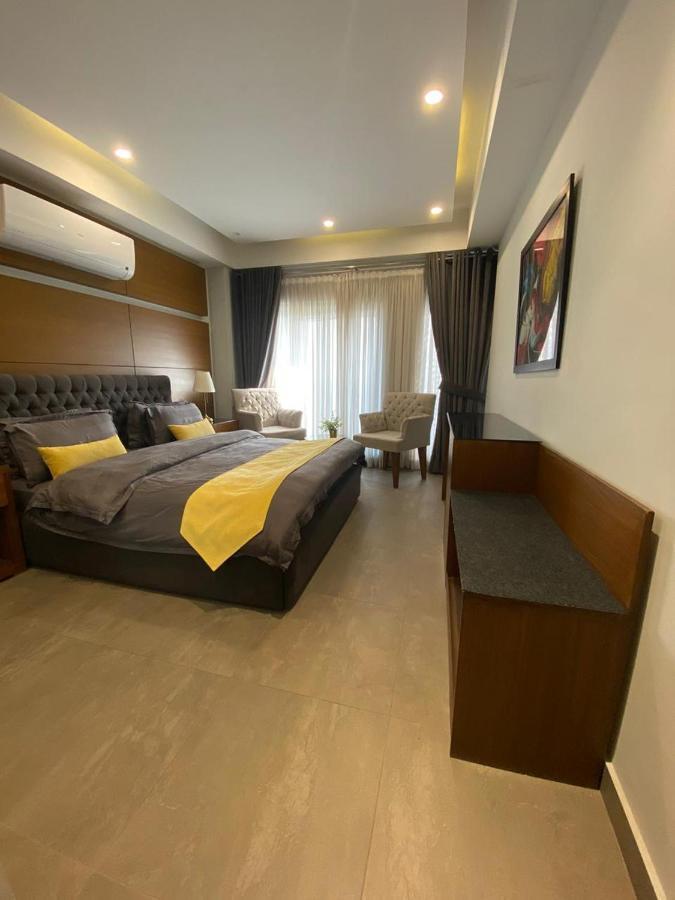 Space Luxury Rental Suites Rawalpindi Ngoại thất bức ảnh